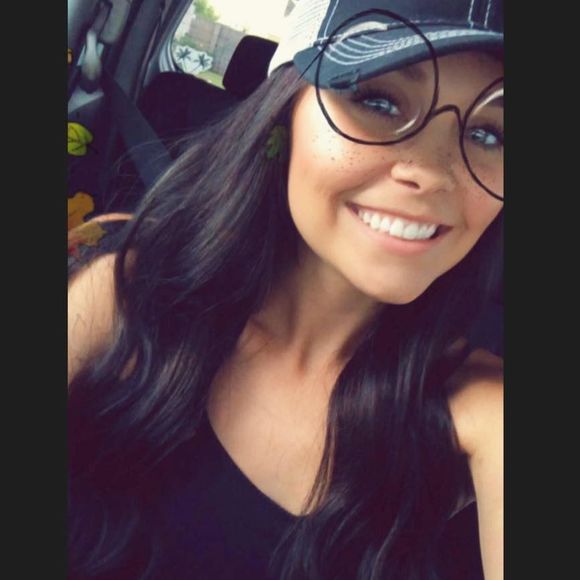 Meet your Posher, Kaile - Picture 1 of 1